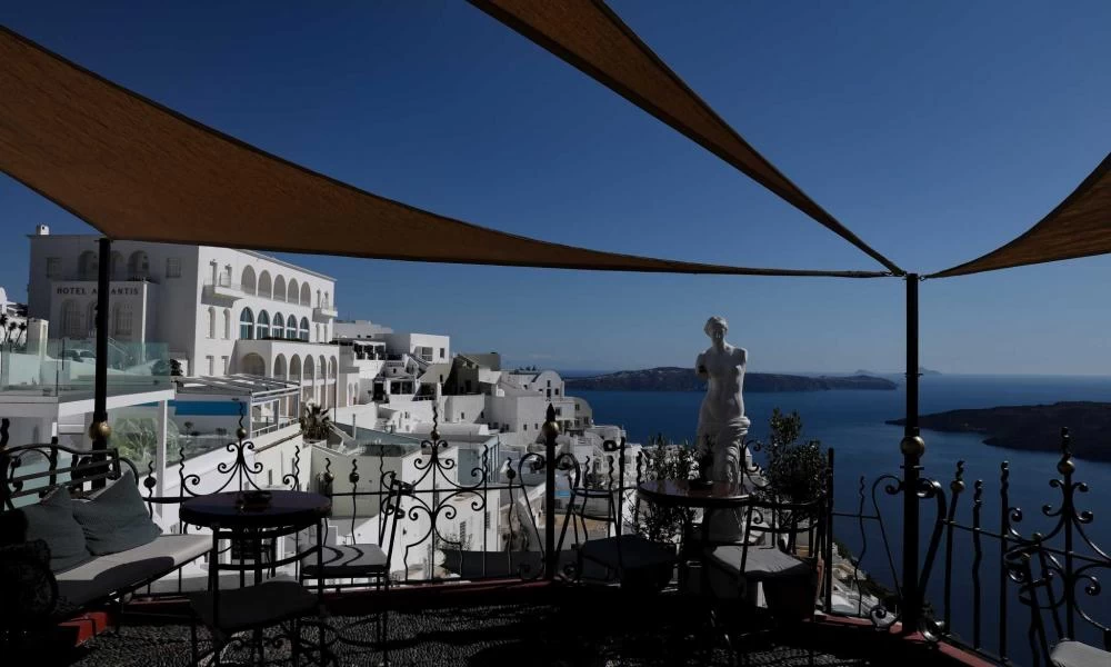 Φορολογική επιδρομή: Οι ελεγκτές της Εφορίας κάνουν «απόβαση» στα νησιά